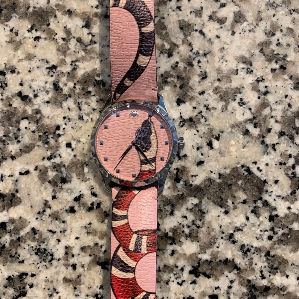 Gucci g-timeless link snake watch